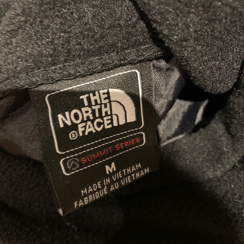 The North Face Reversible Jacket - Picture 7 of 7